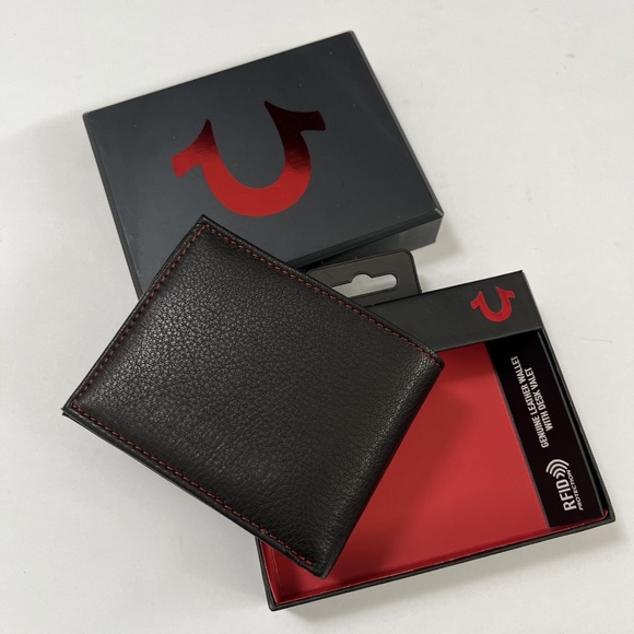 TRUE RELIGION Black Leather Bifold Wallet Red Logo Boxed RFID Gift for Men NWT - Picture 3 of 7